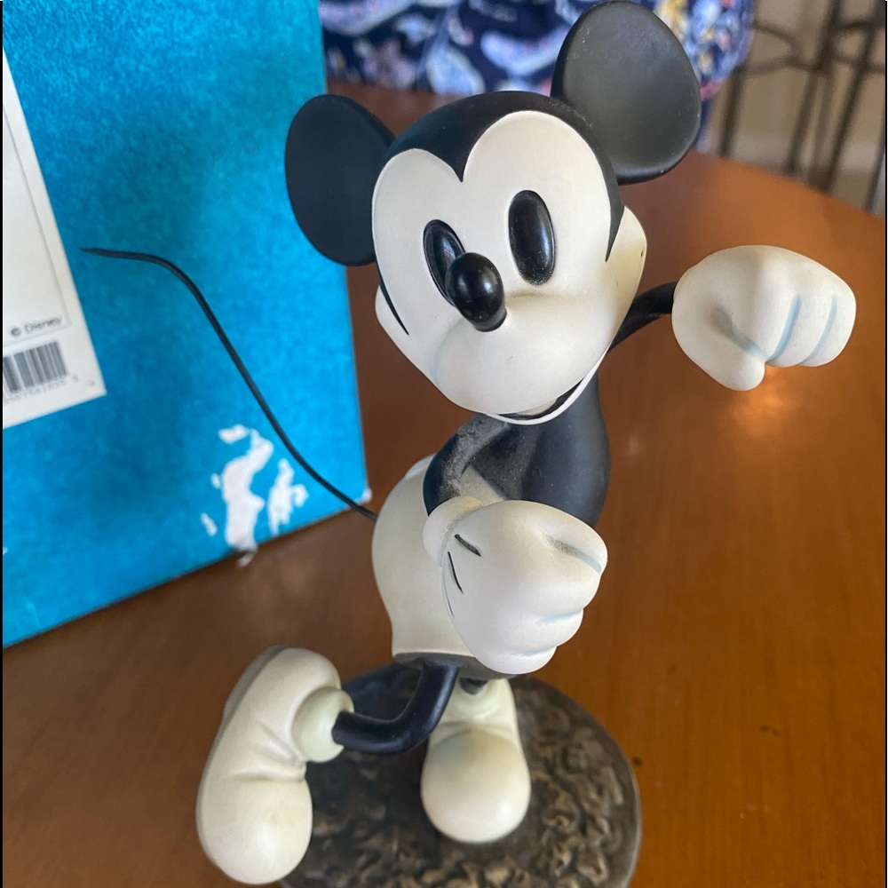 WDCC DISNEY CLASSICS THE DELIVERY BOY MICKEY MOUSE